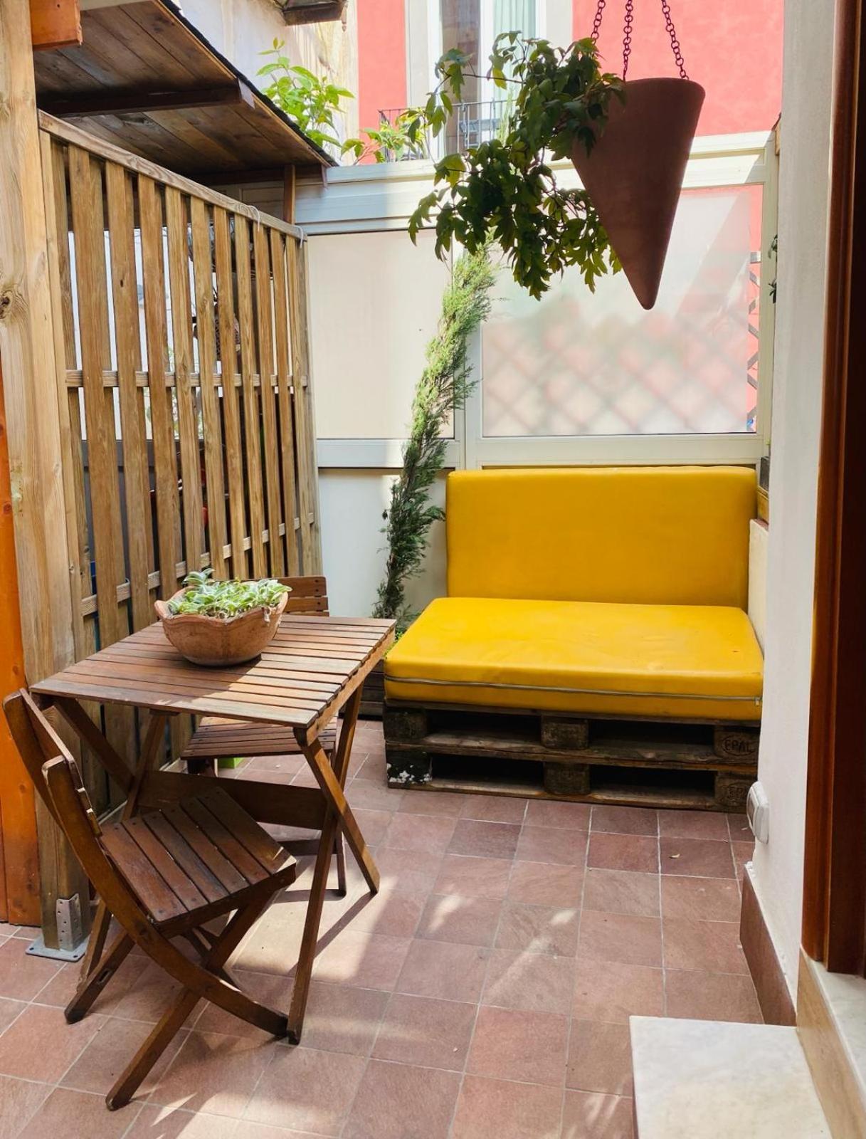 La Casa Di Apollo Apartment Napoli Bagian luar foto