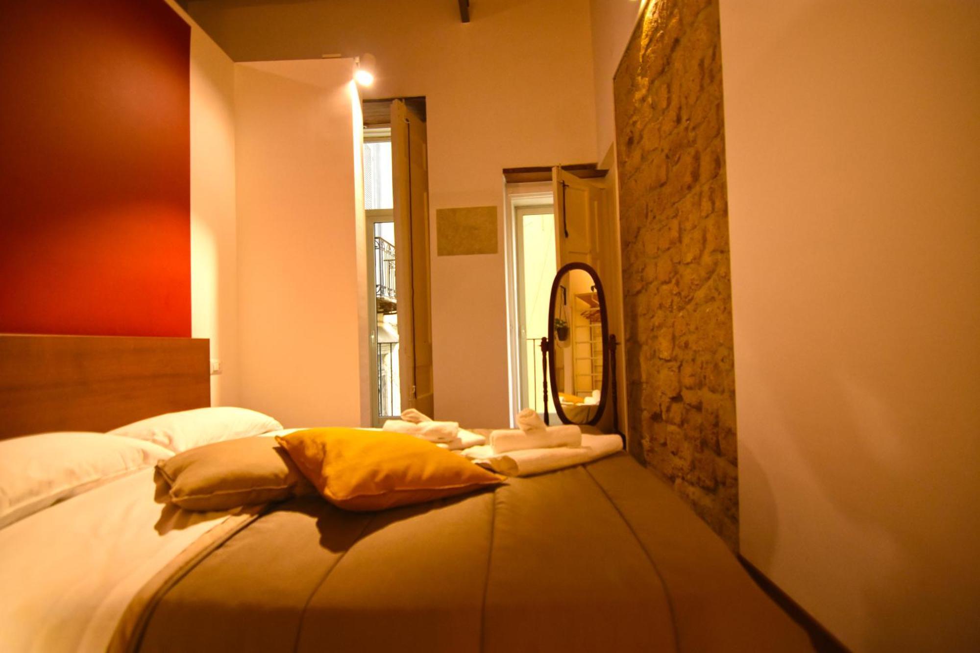 La Casa Di Apollo Apartment Napoli Bagian luar foto