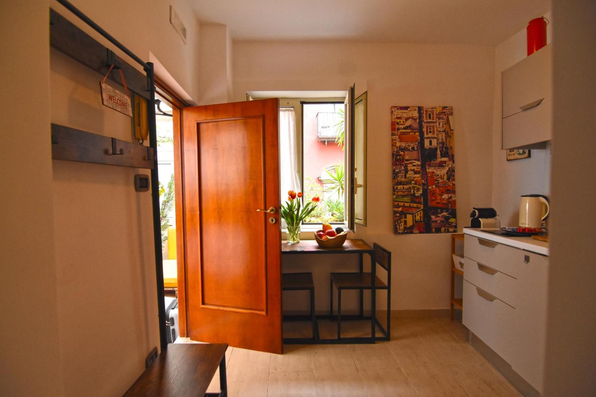 La Casa Di Apollo Apartment Napoli Bagian luar foto