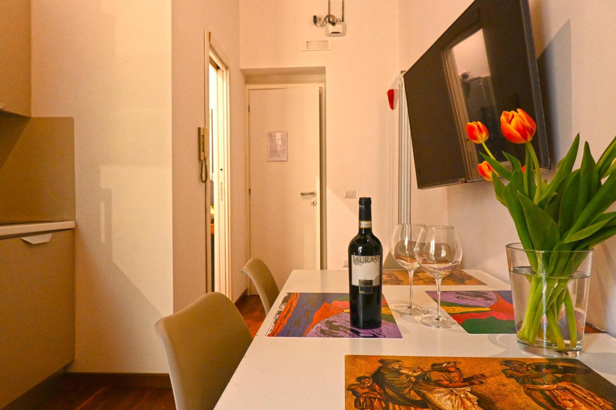 La Casa Di Apollo Apartment Napoli Bagian luar foto